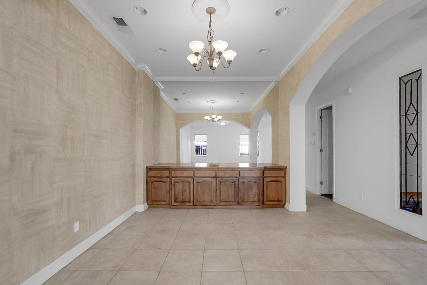 9514 N Larkspur Ave, Fresno, CA 93720