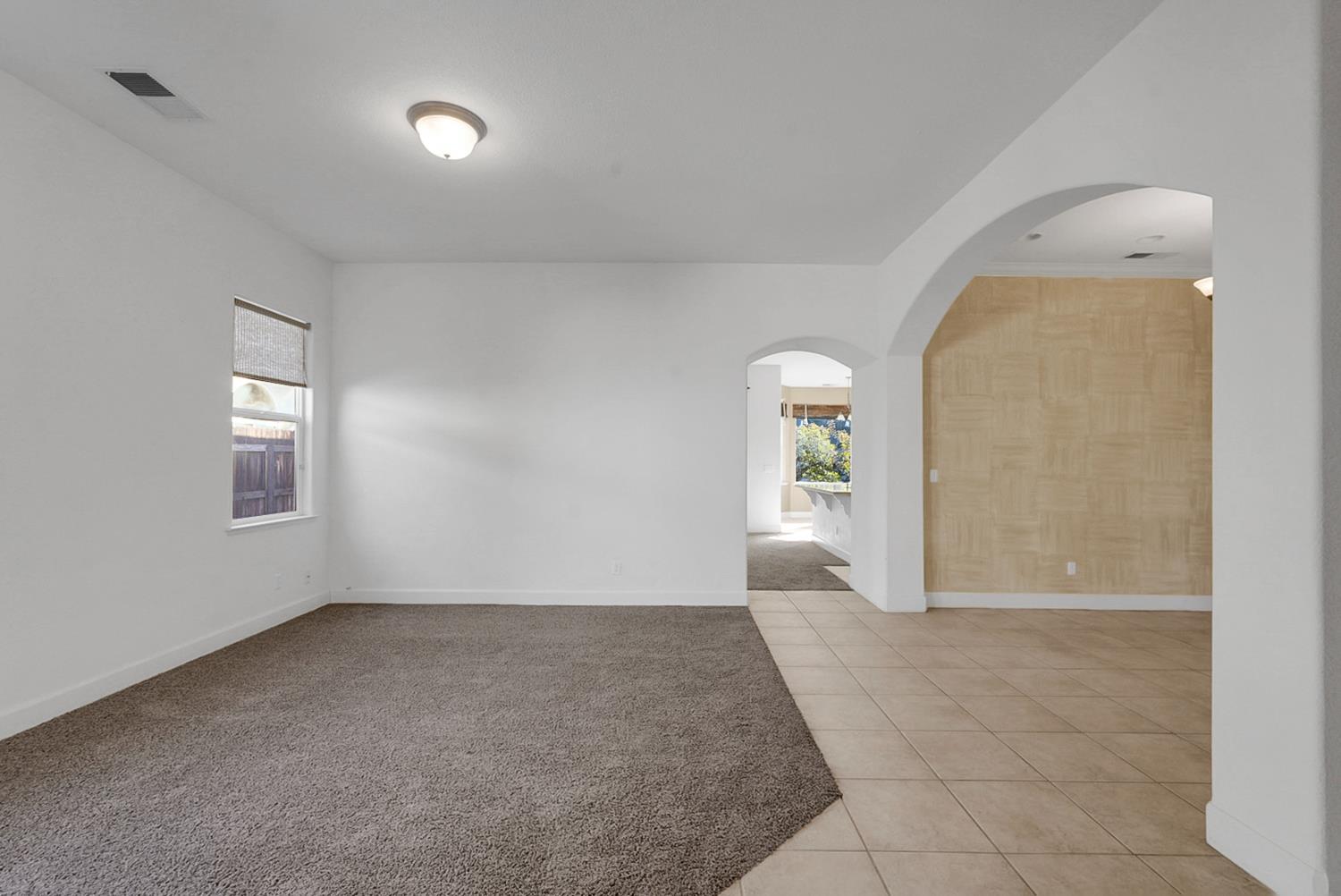9514 N Larkspur Ave, Fresno, CA 93720