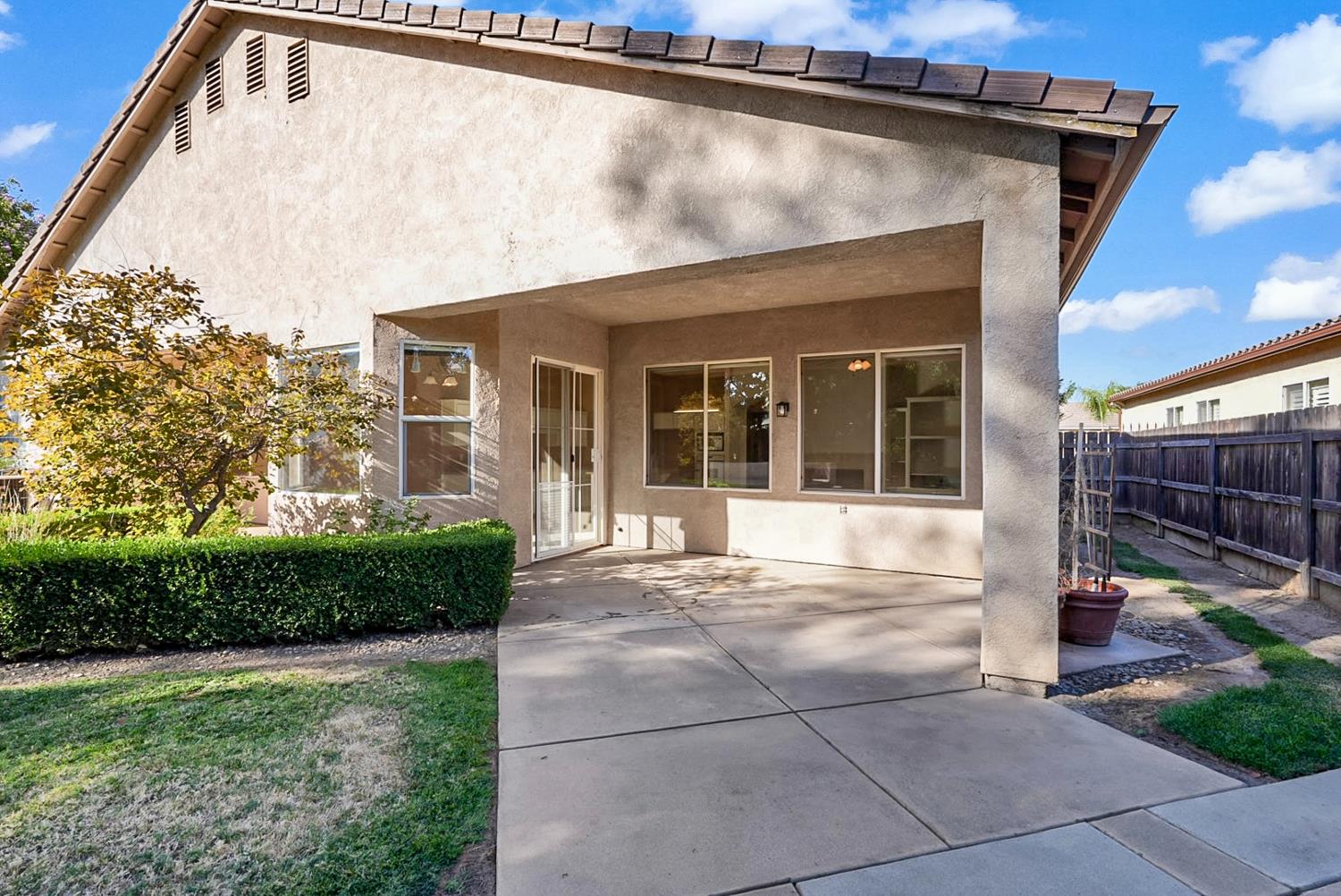 9514 N Larkspur Ave, Fresno, CA 93720
