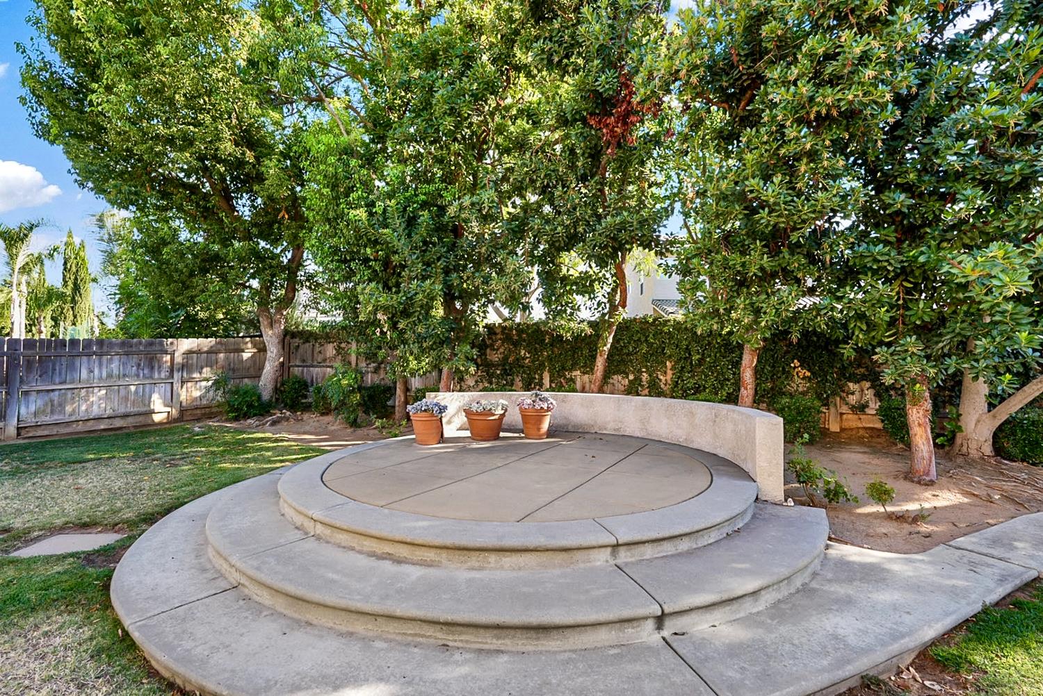 9514 N Larkspur Ave, Fresno, CA 93720