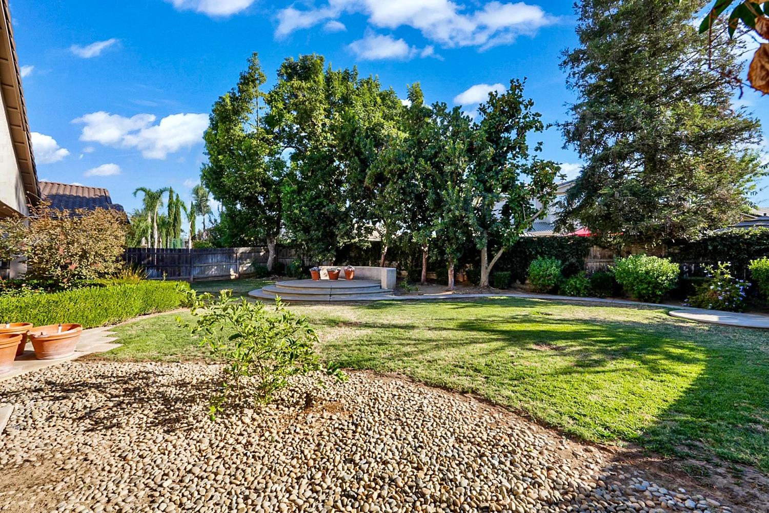 9514 N Larkspur Ave, Fresno, CA 93720