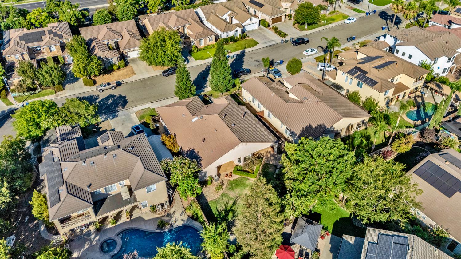 9514 N Larkspur Ave, Fresno, CA 93720