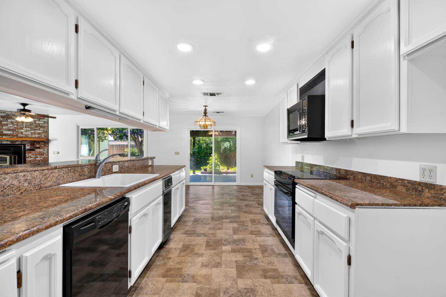 1279 Nana Pl, Manteca, CA 95336