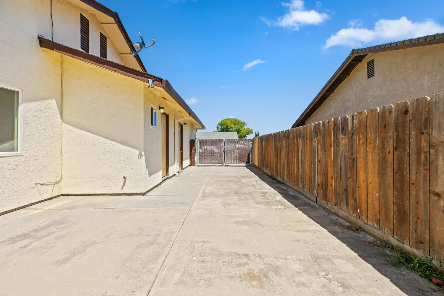 1279 Nana Pl, Manteca, CA 95336