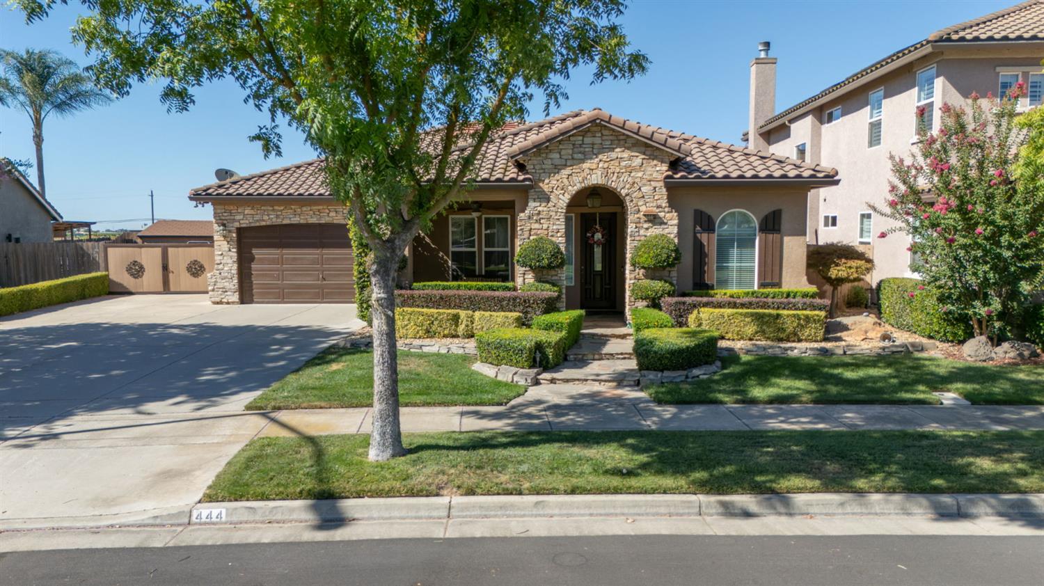 444 California St, Escalon, CA 95320