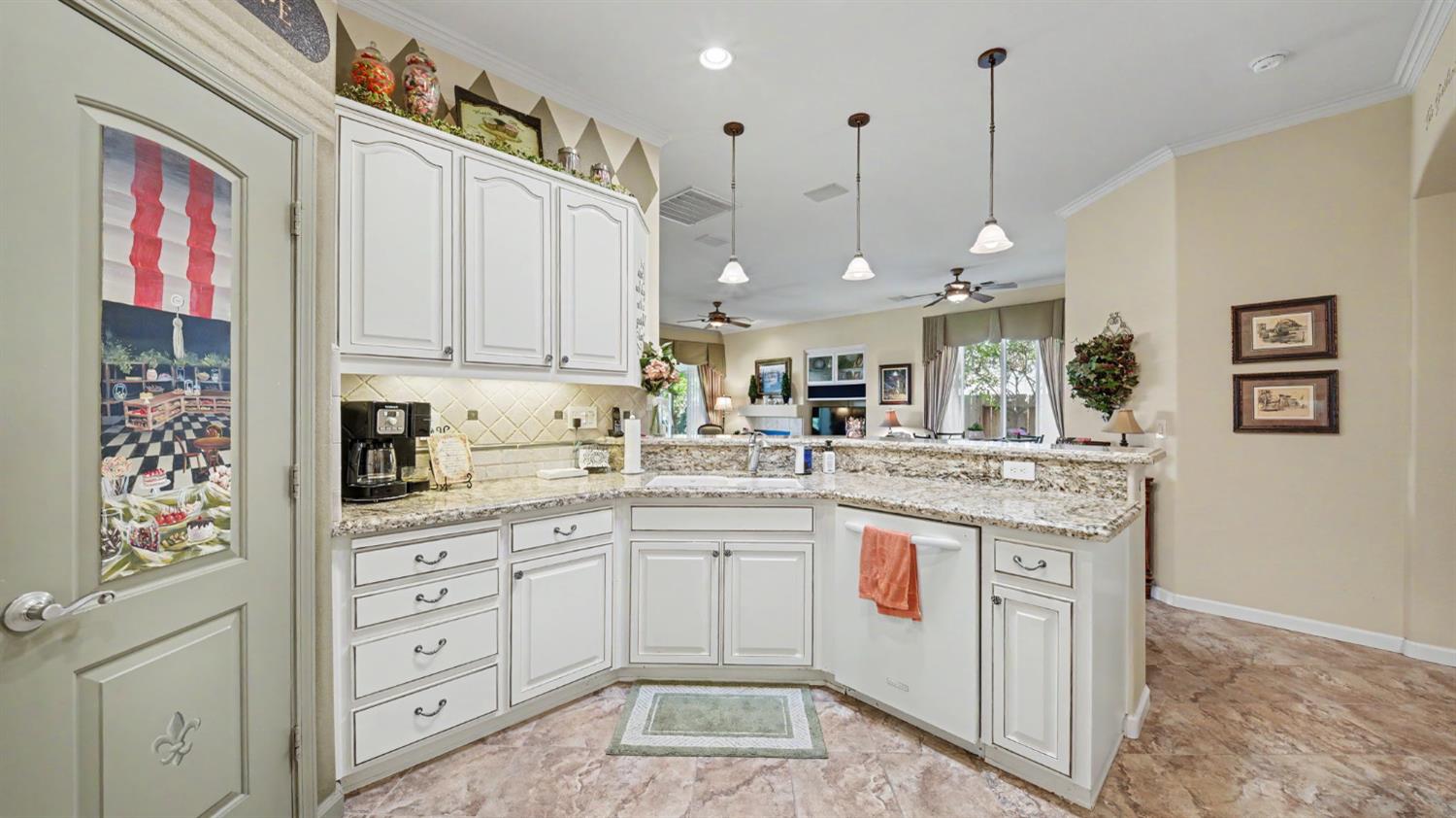 444 California St, Escalon, CA 95320