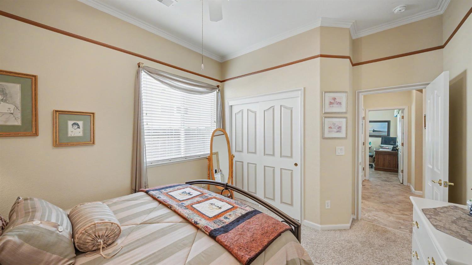444 California St, Escalon, CA 95320