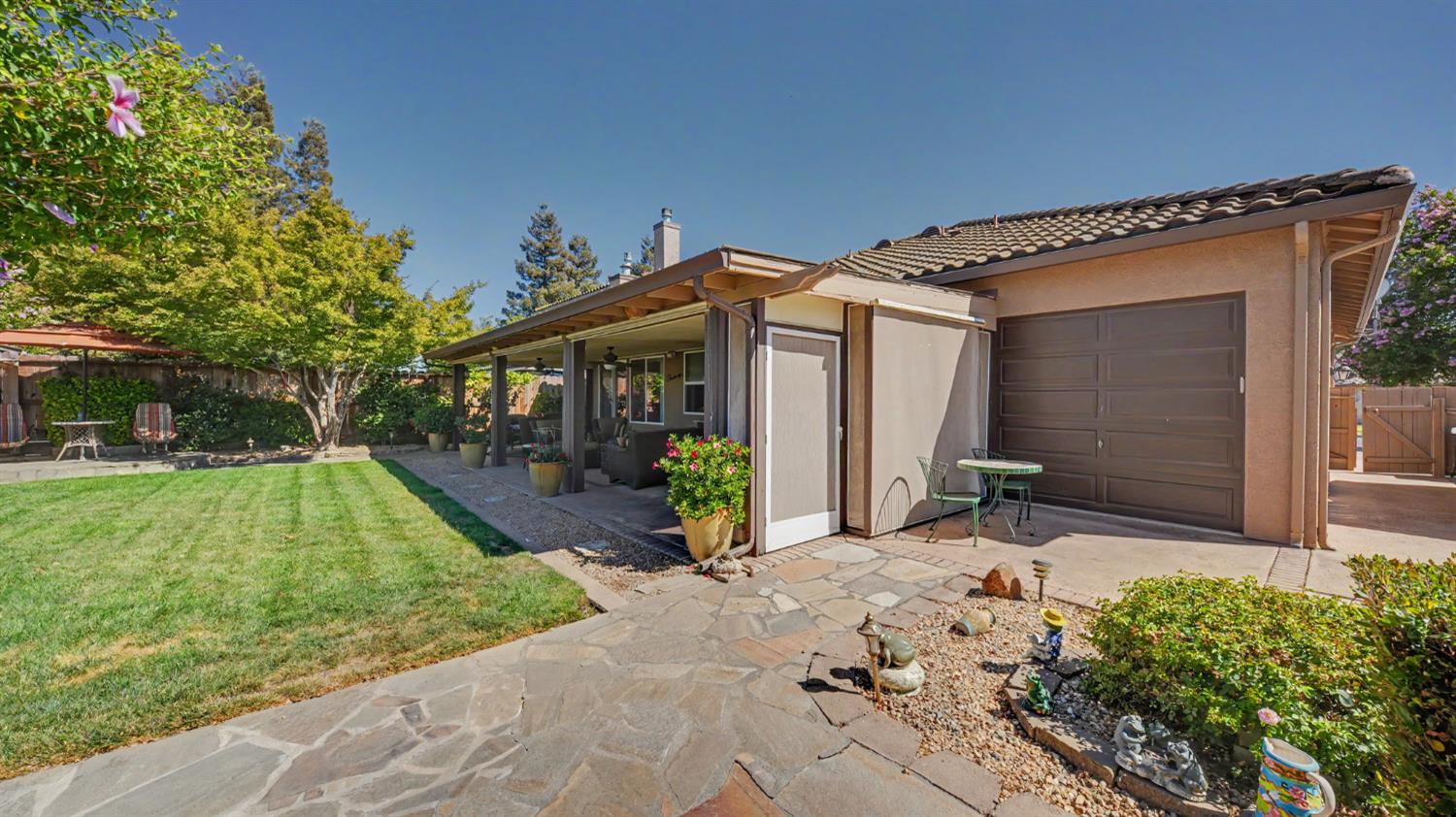 444 California St, Escalon, CA 95320