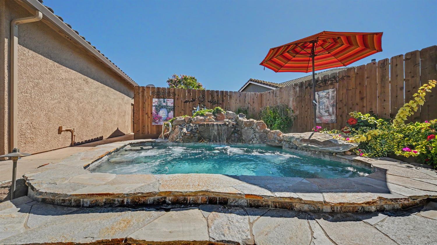 444 California St, Escalon, CA 95320