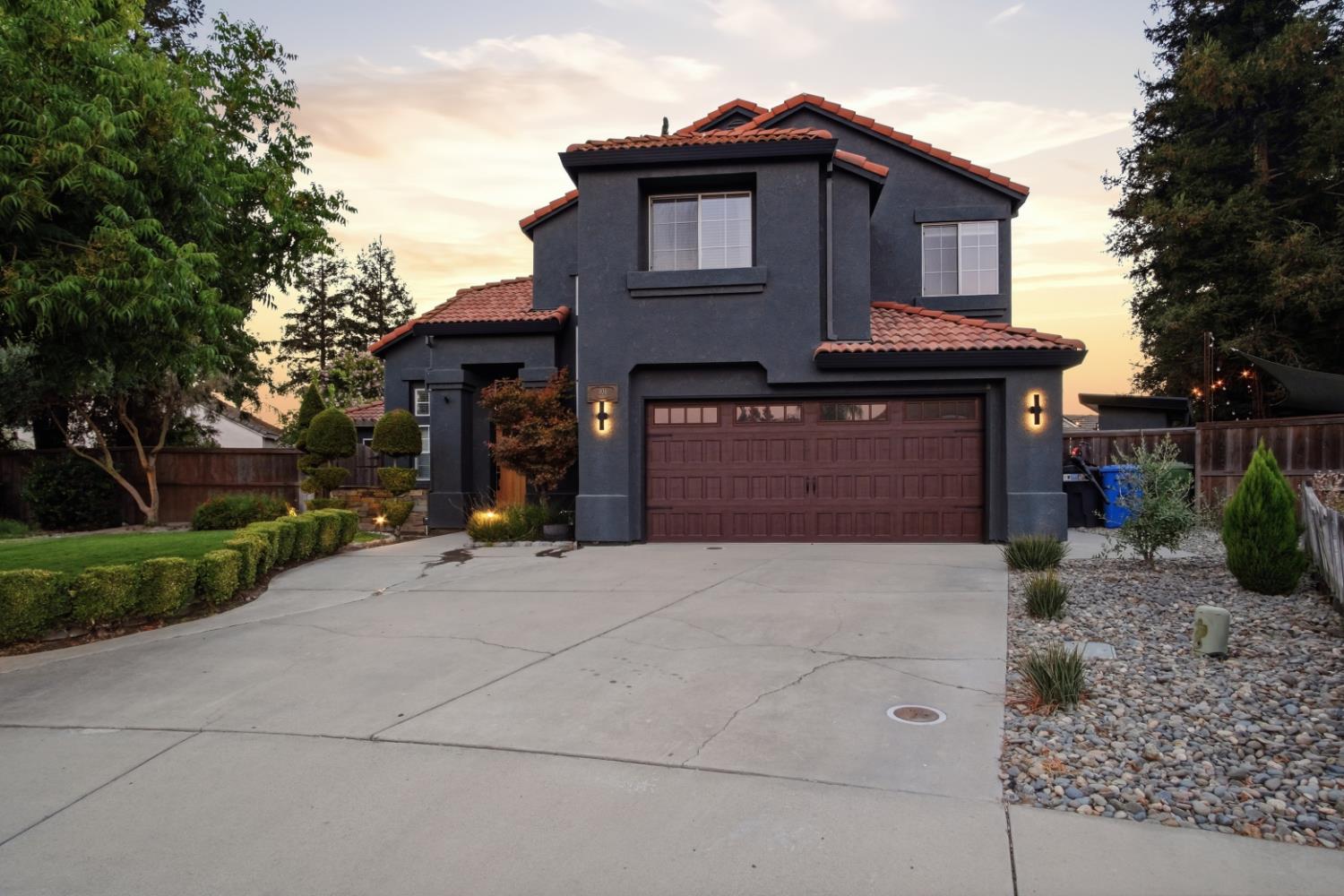 806 Ahern Ct, Turlock, CA 95382
