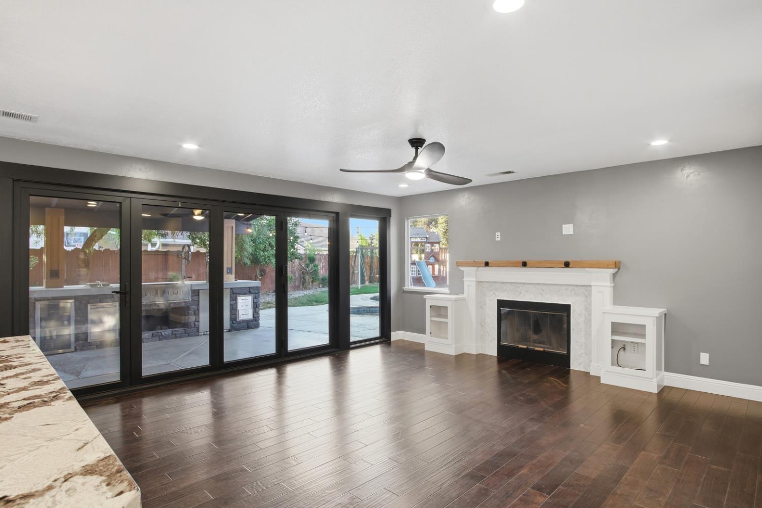 806 Ahern Ct, Turlock, CA 95382