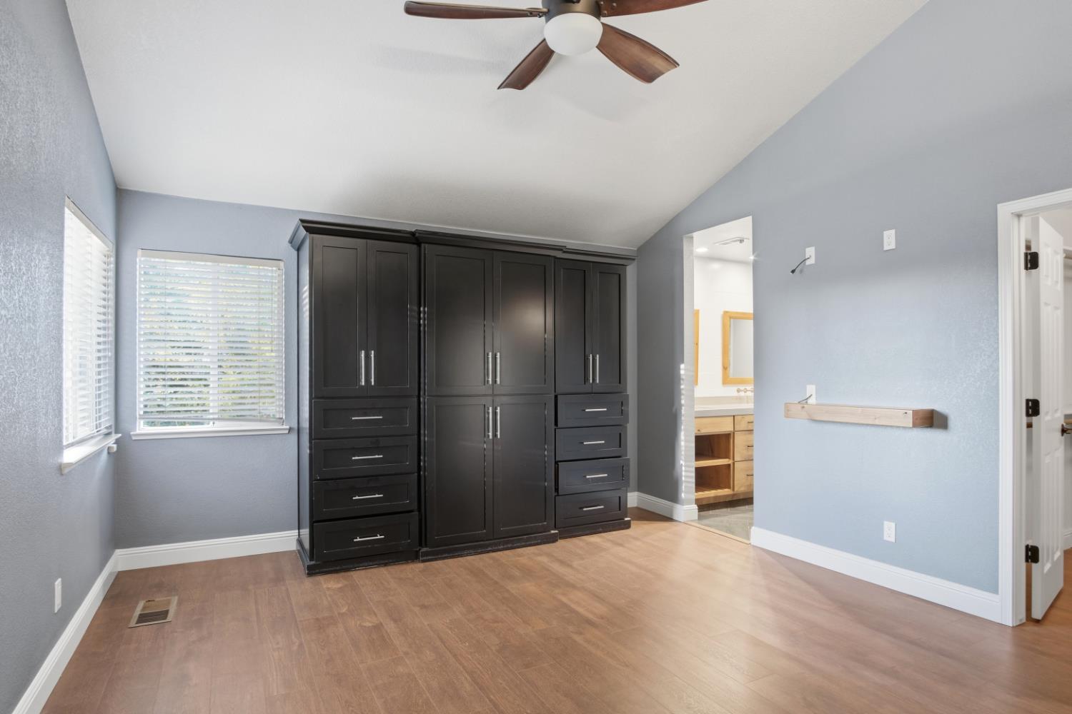 806 Ahern Ct, Turlock, CA 95382