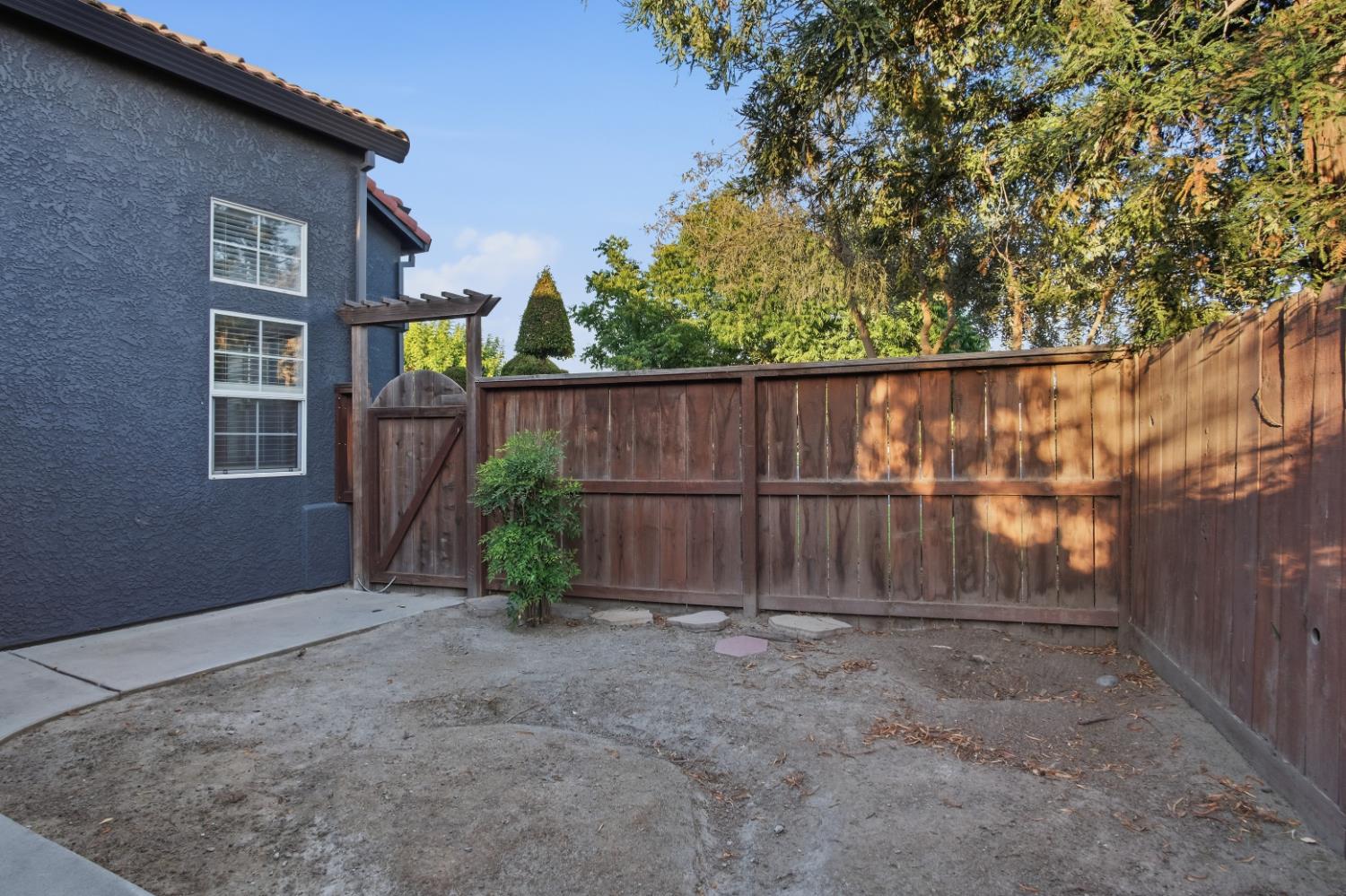 806 Ahern Ct, Turlock, CA 95382