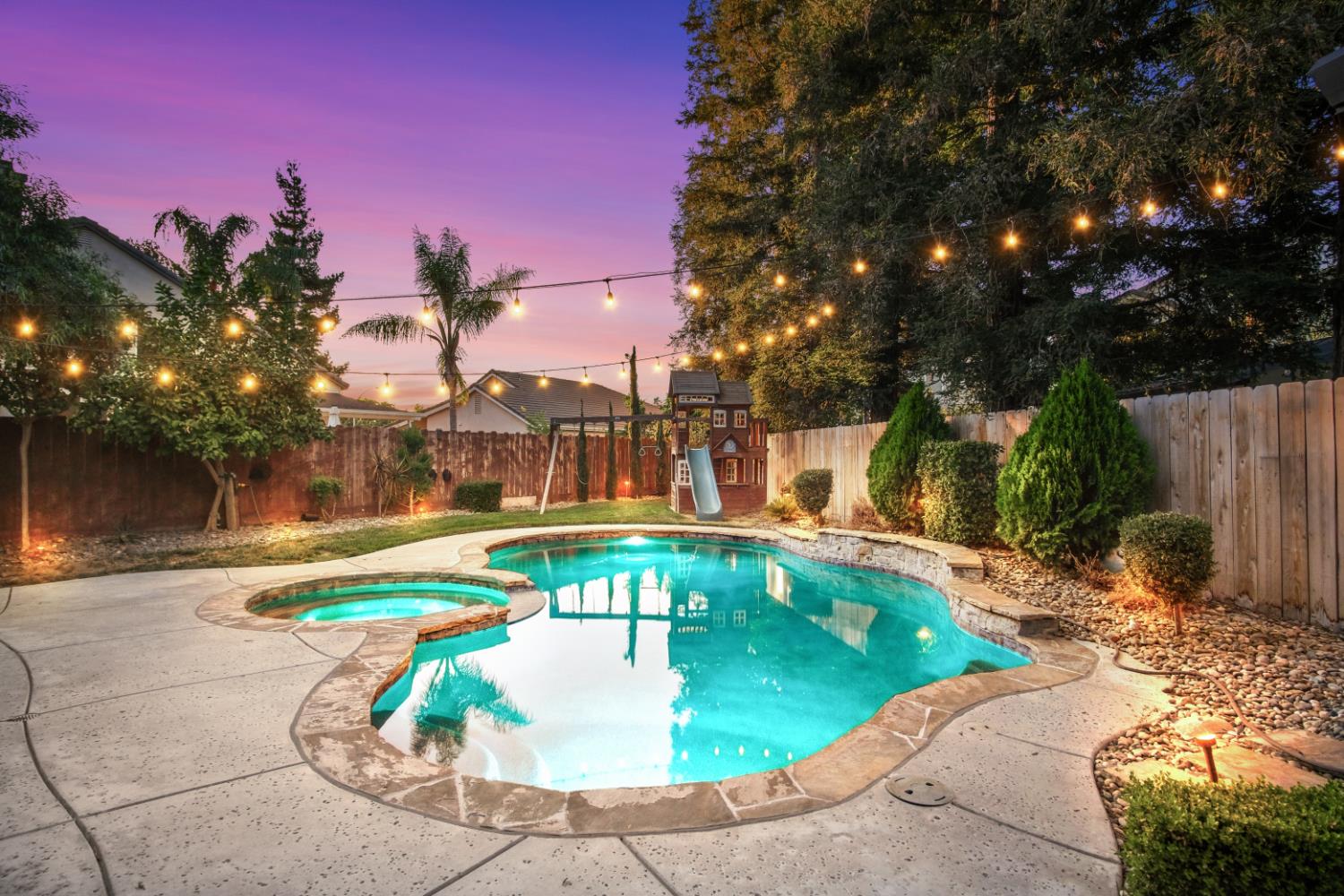 806 Ahern Ct, Turlock, CA 95382