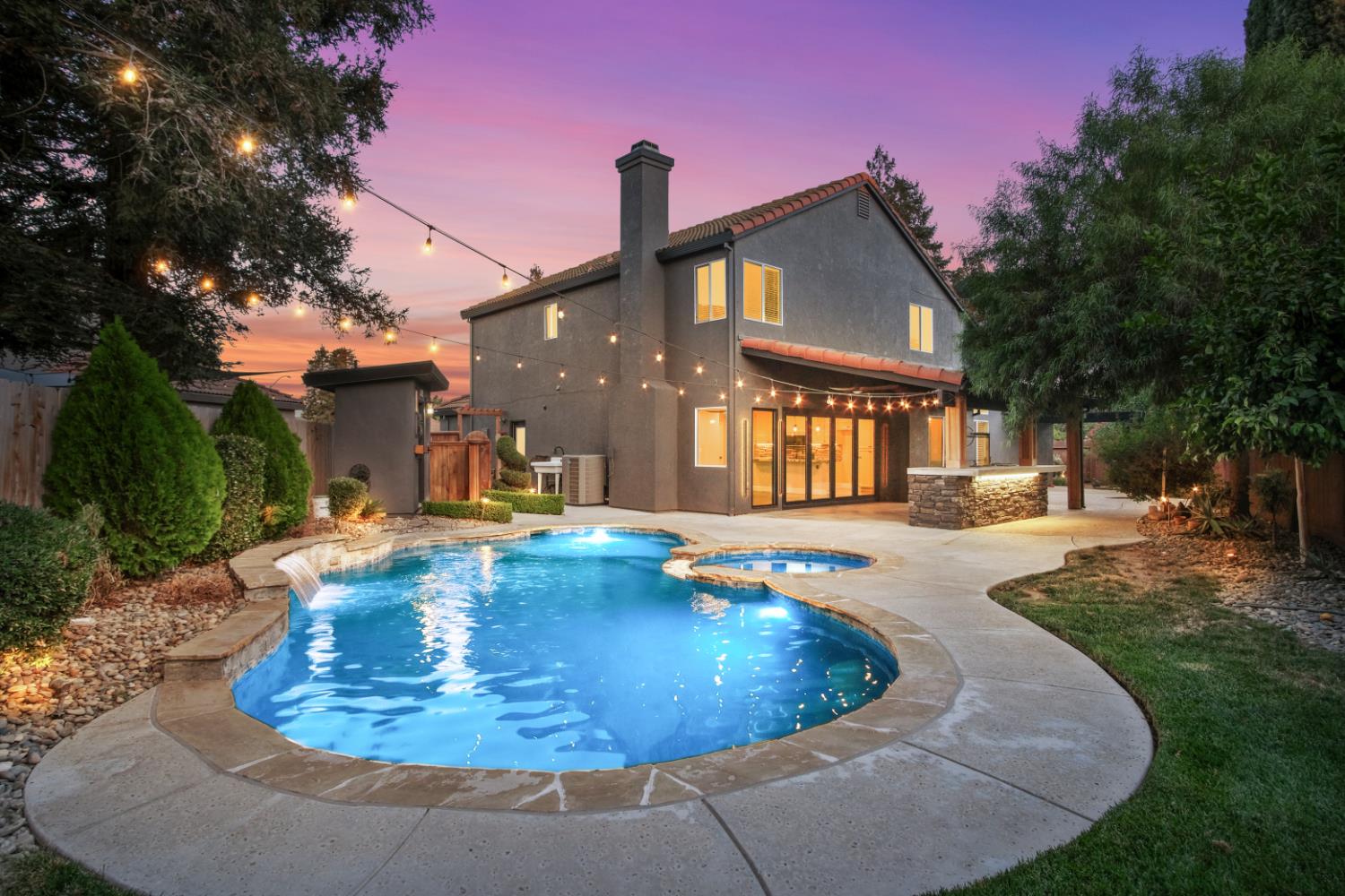 806 Ahern Ct, Turlock, CA 95382