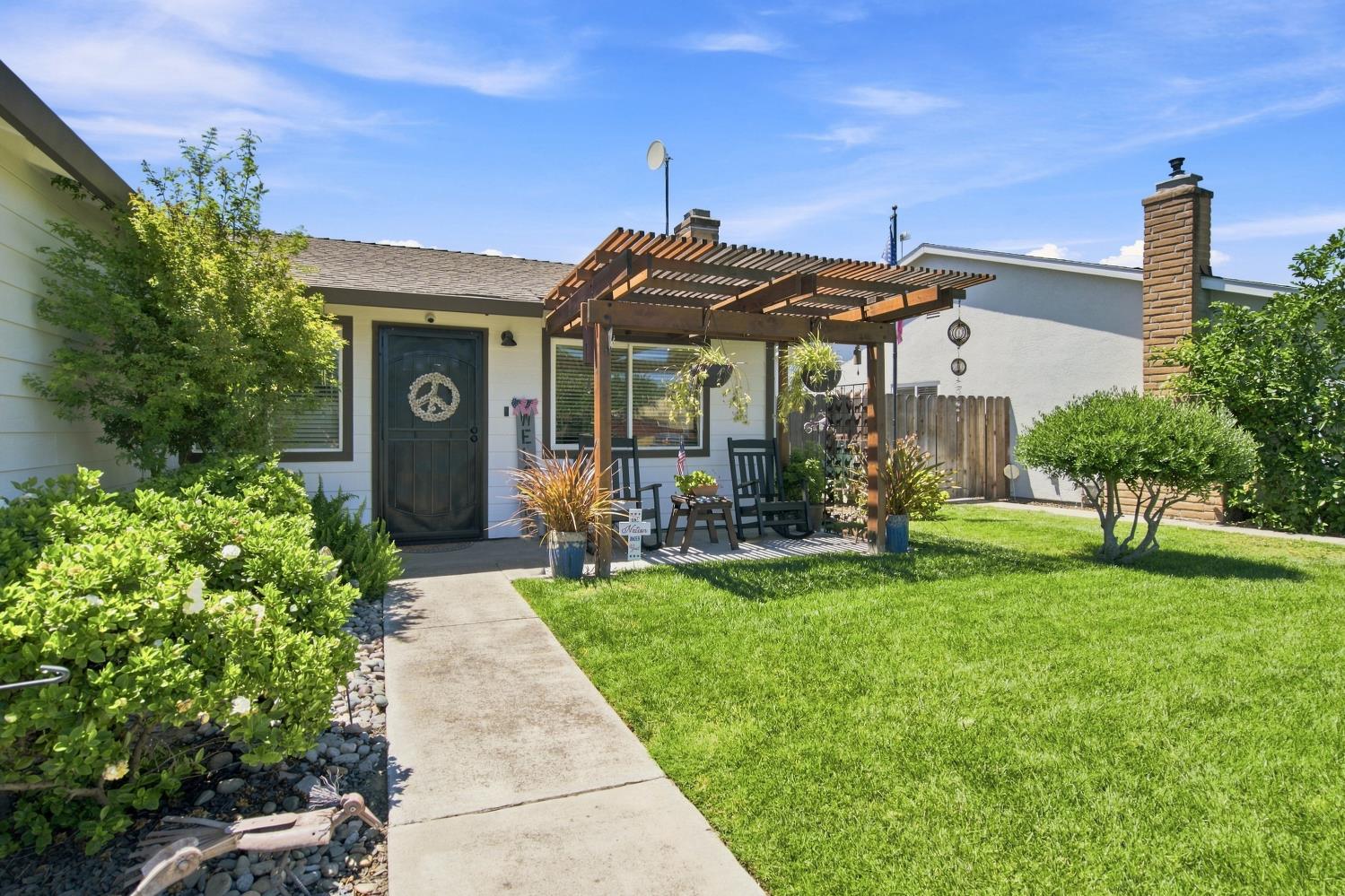 1462 W 4th St, Ripon, CA 95366
