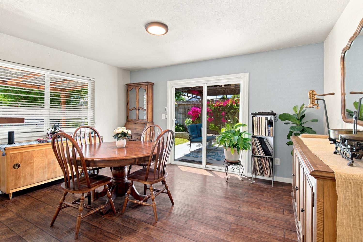 1462 W 4th St, Ripon, CA 95366