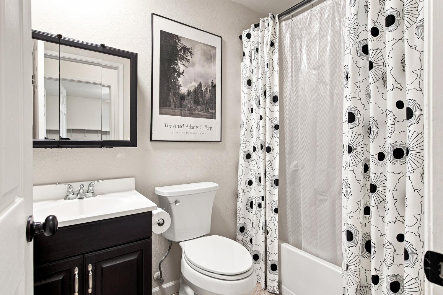 1462 W 4th St, Ripon, CA 95366