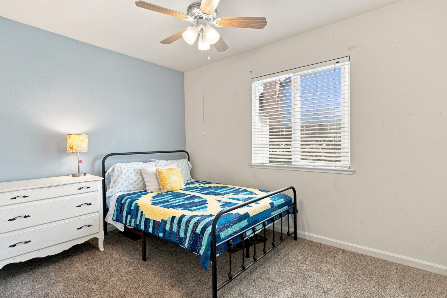 1462 W 4th St, Ripon, CA 95366