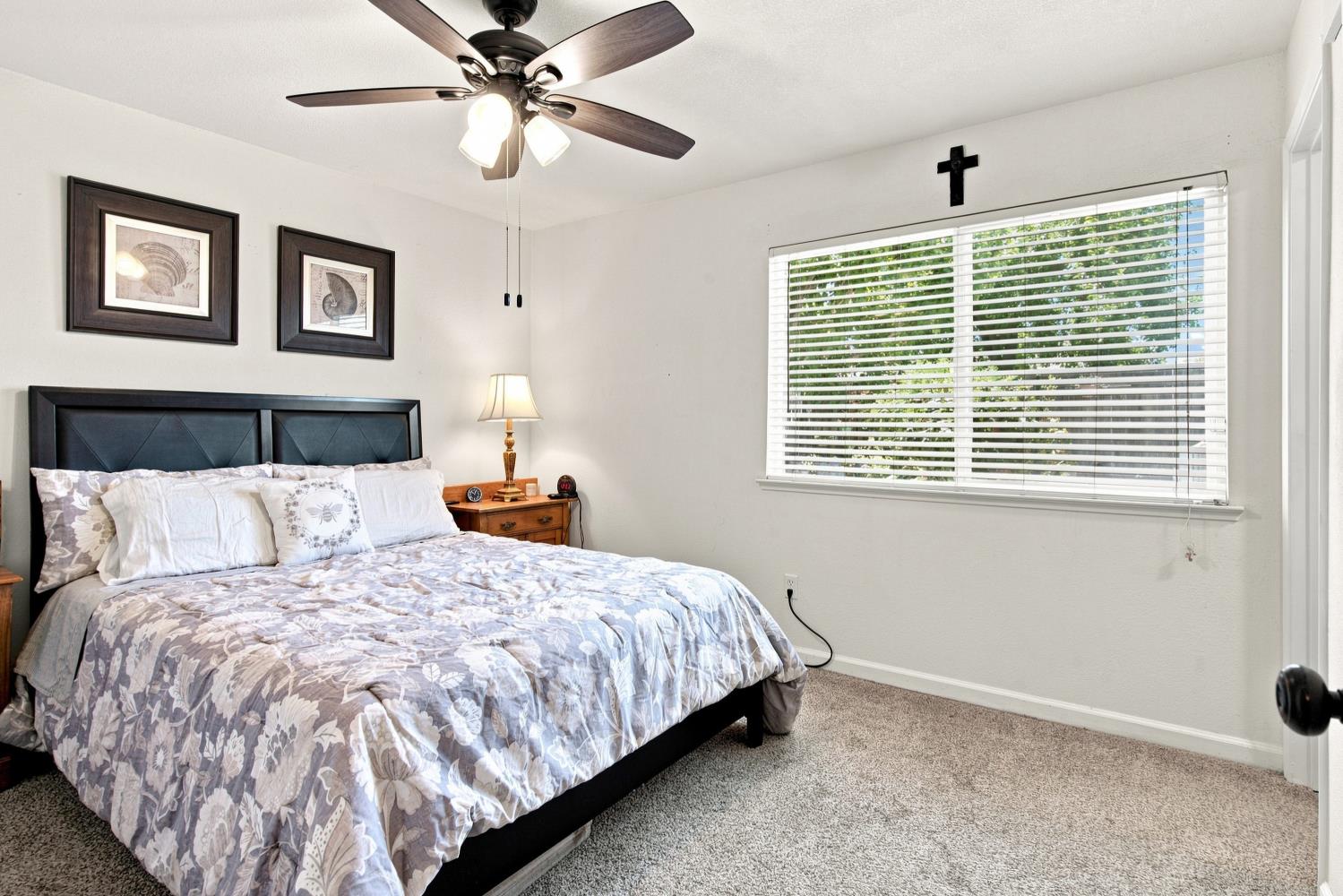 1462 W 4th St, Ripon, CA 95366