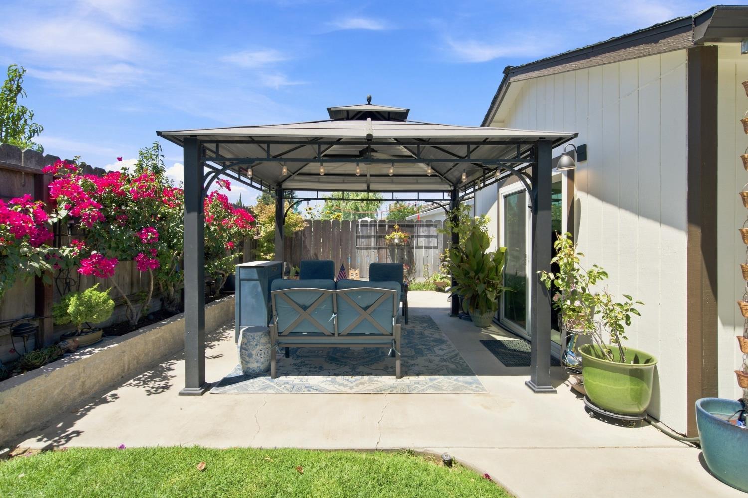 1462 W 4th St, Ripon, CA 95366