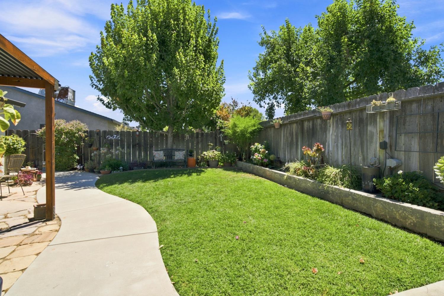 1462 W 4th St, Ripon, CA 95366