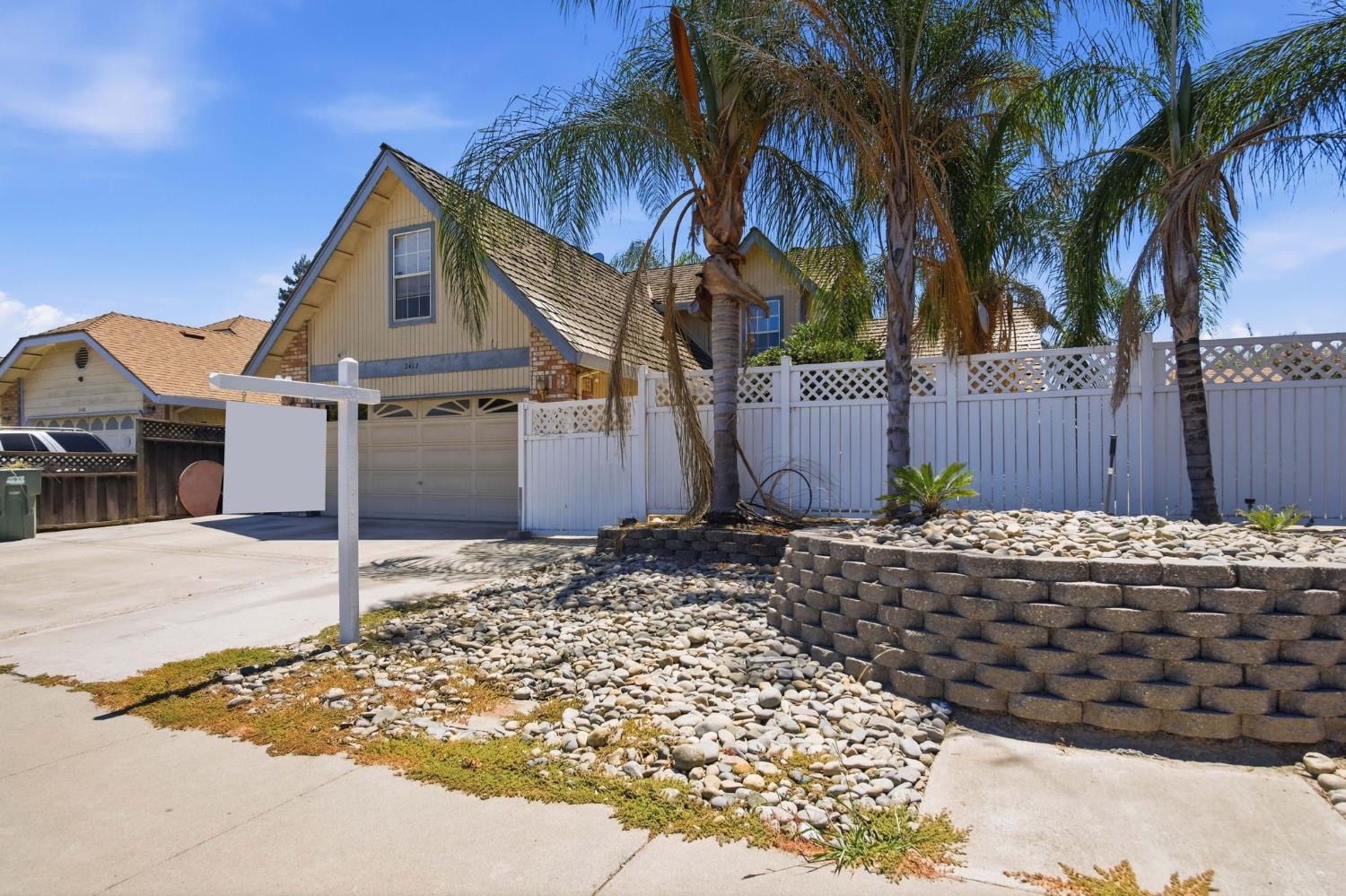2412 Snyder Ave, Modesto, CA 95356