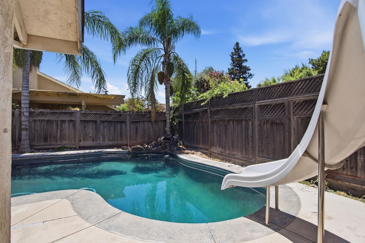 2412 Snyder Ave, Modesto, CA 95356