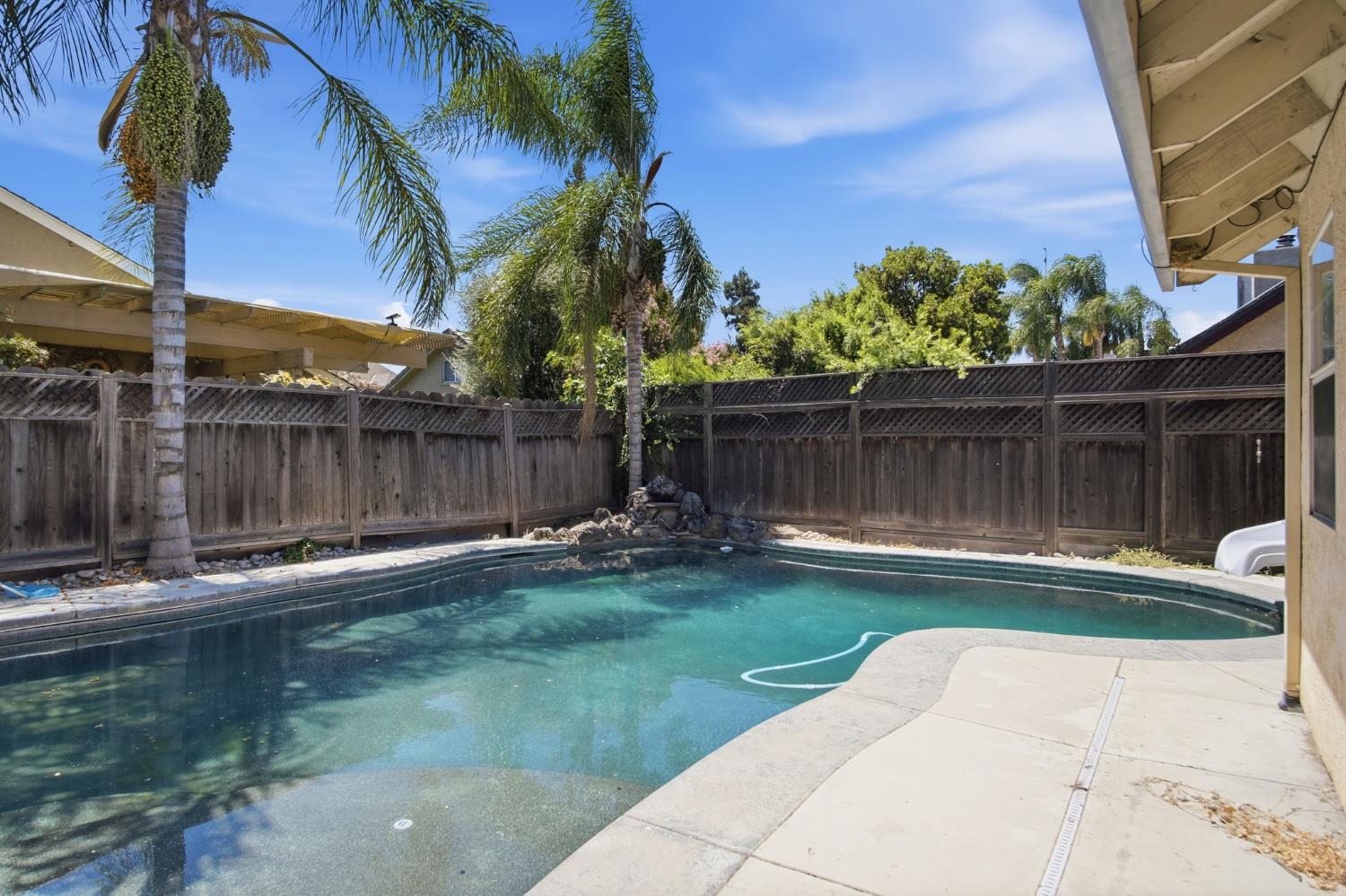 2412 Snyder Ave, Modesto, CA 95356