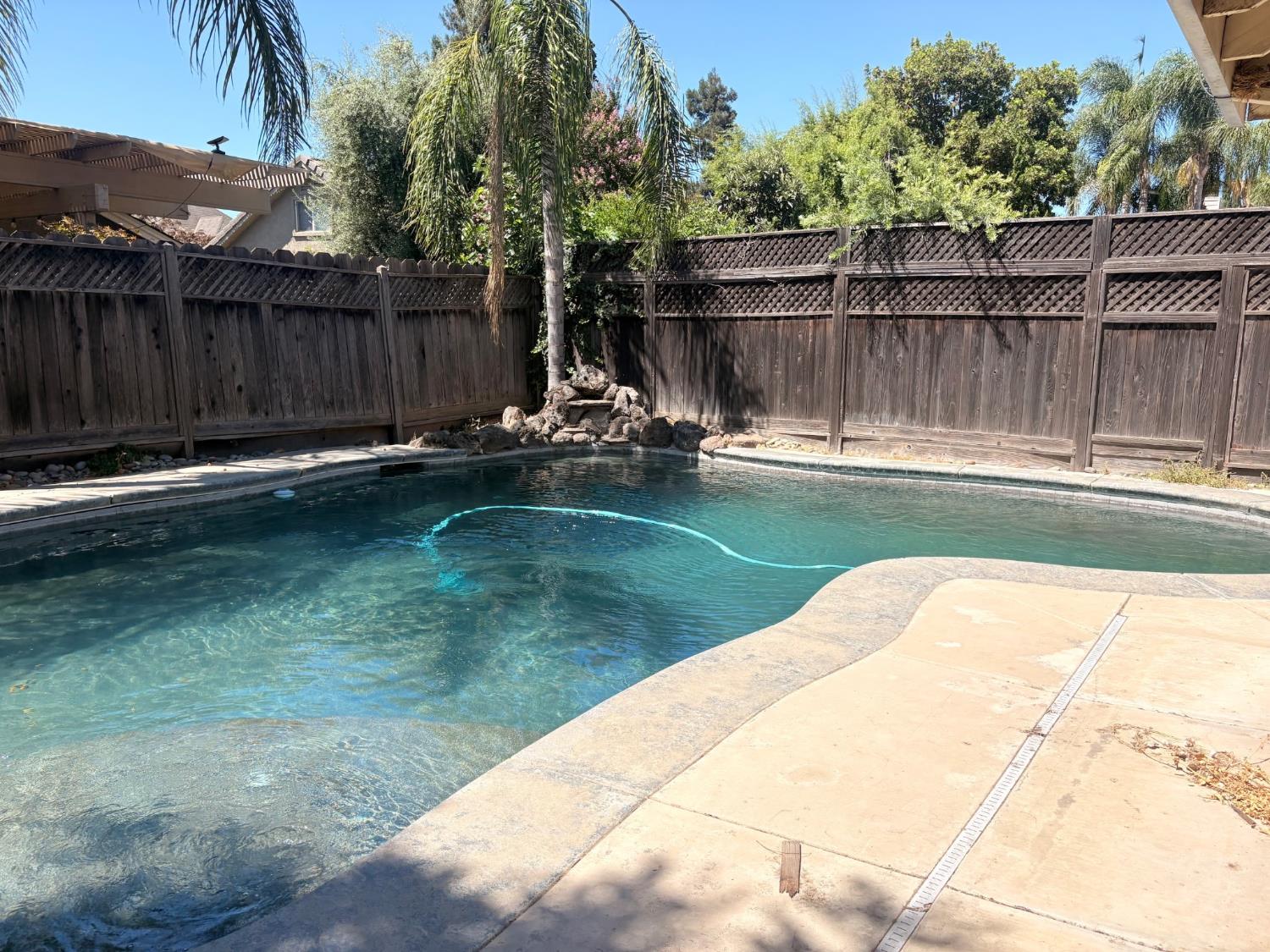 2412 Snyder Ave, Modesto, CA 95356