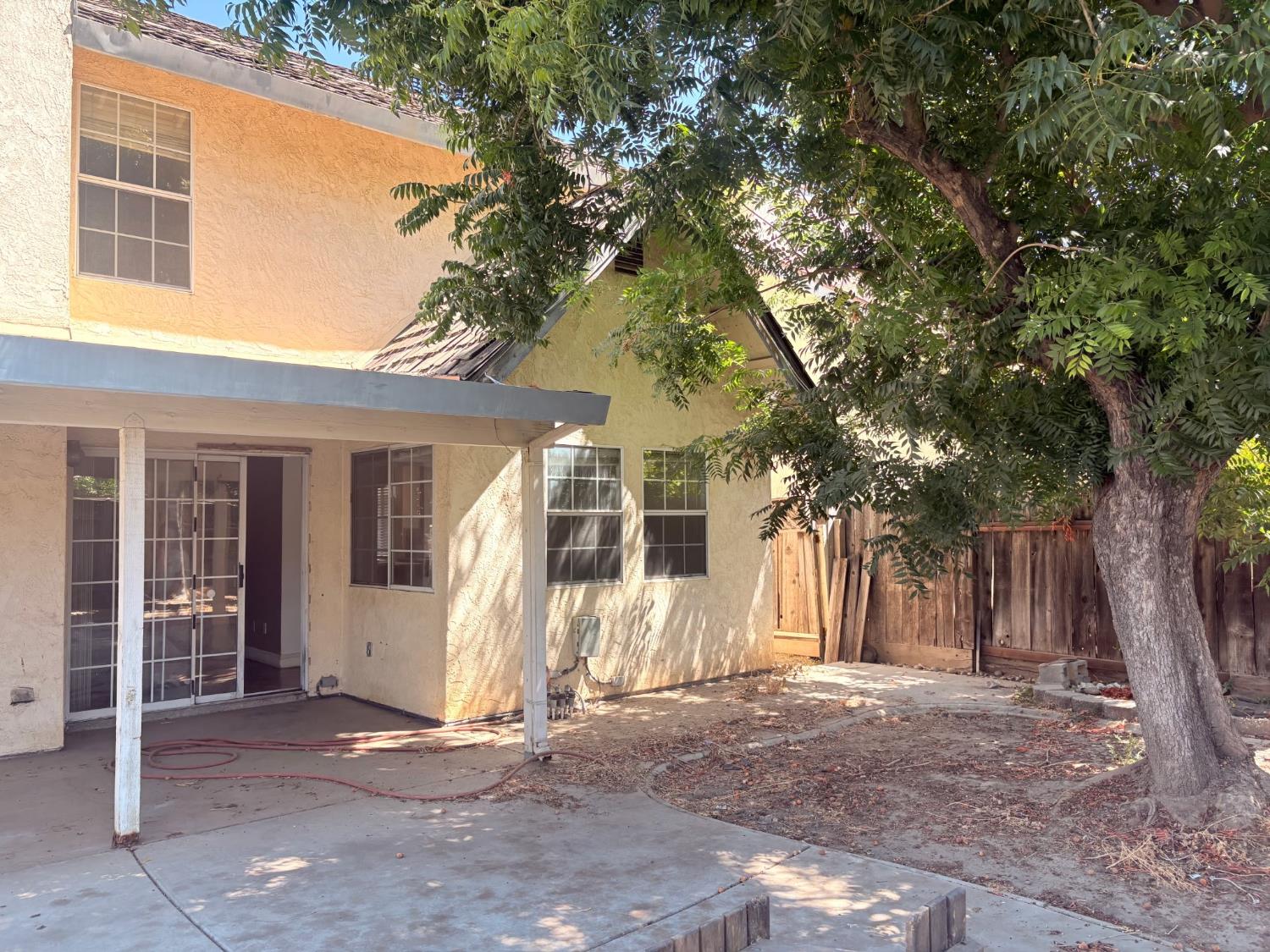 2412 Snyder Ave, Modesto, CA 95356