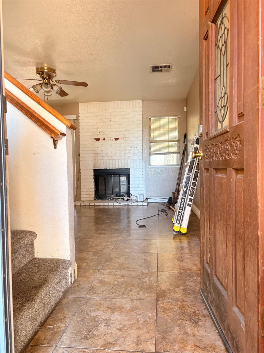 2412 Snyder Ave, Modesto, CA 95356
