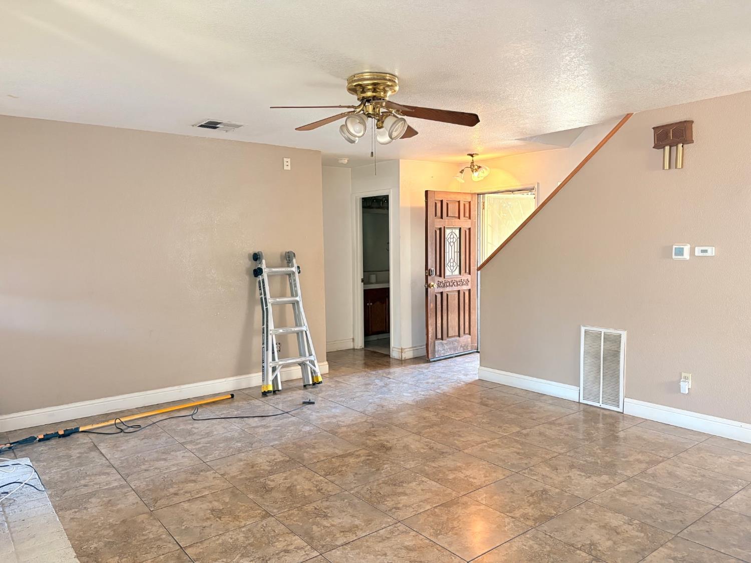 2412 Snyder Ave, Modesto, CA 95356