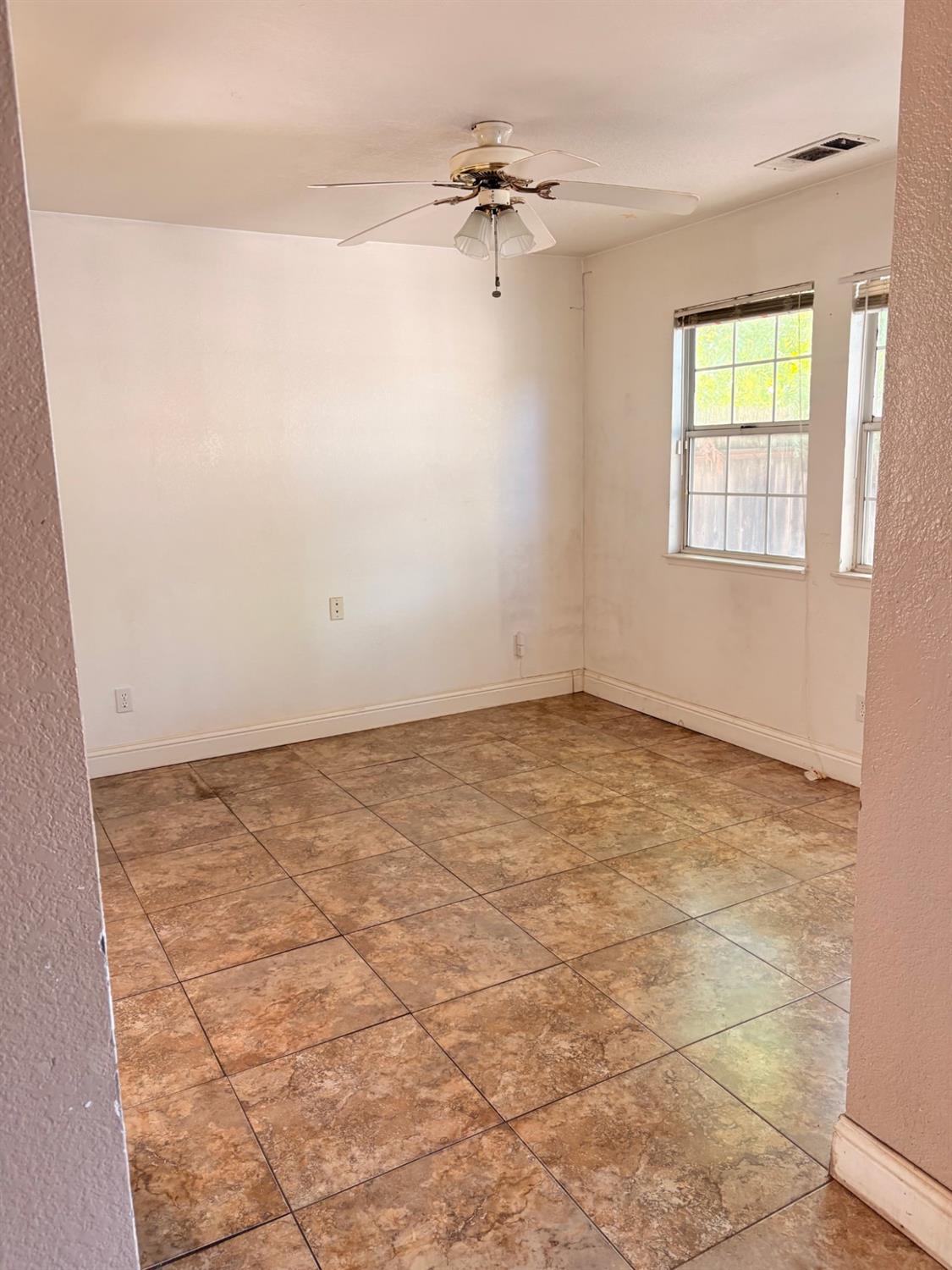 2412 Snyder Ave, Modesto, CA 95356