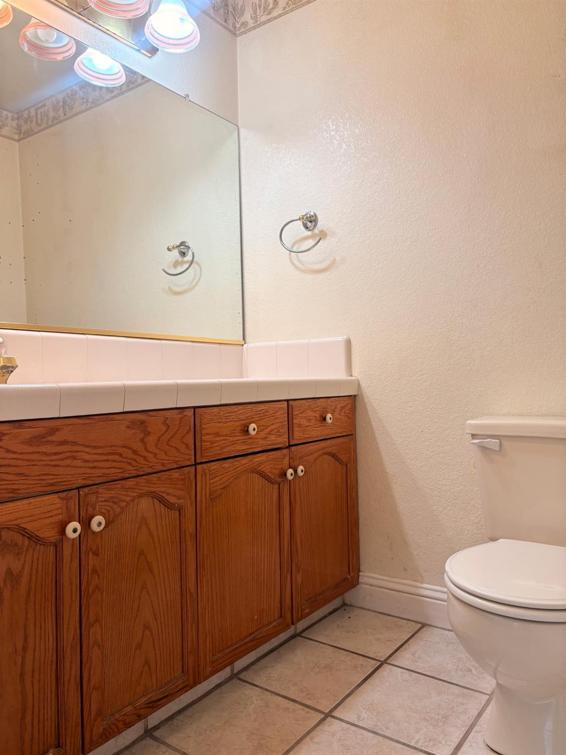2412 Snyder Ave, Modesto, CA 95356