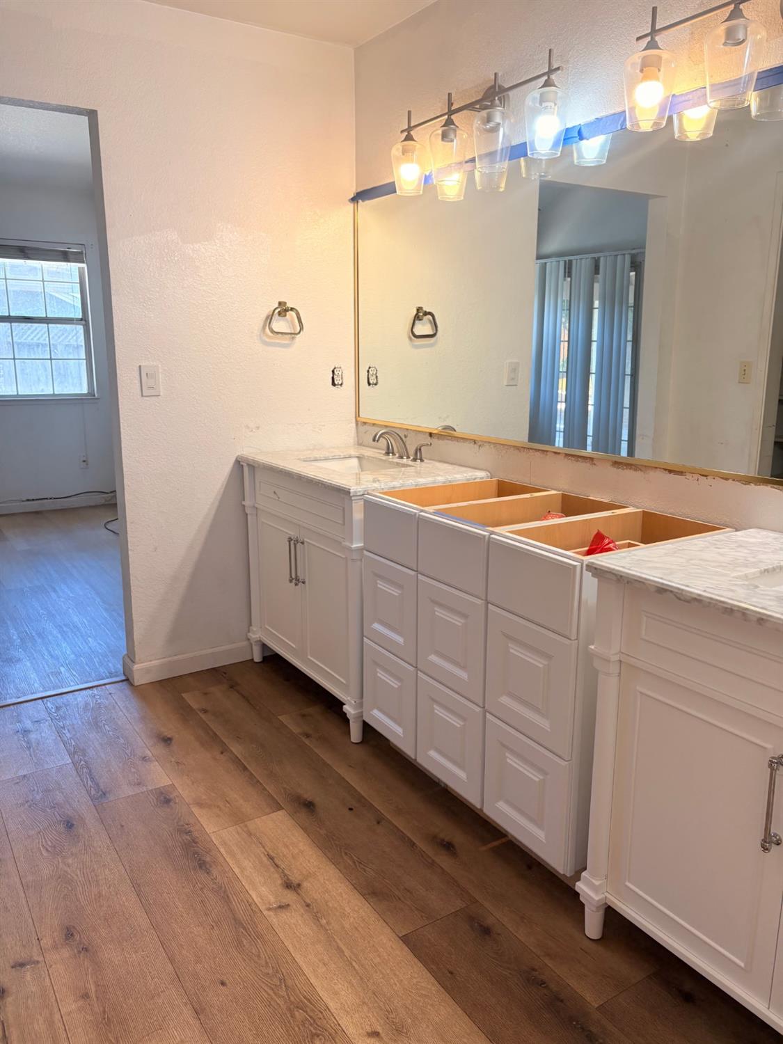 2412 Snyder Ave, Modesto, CA 95356
