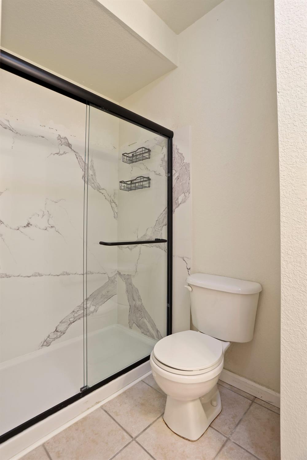 1922 Northgate Dr, Manteca, CA 95336
