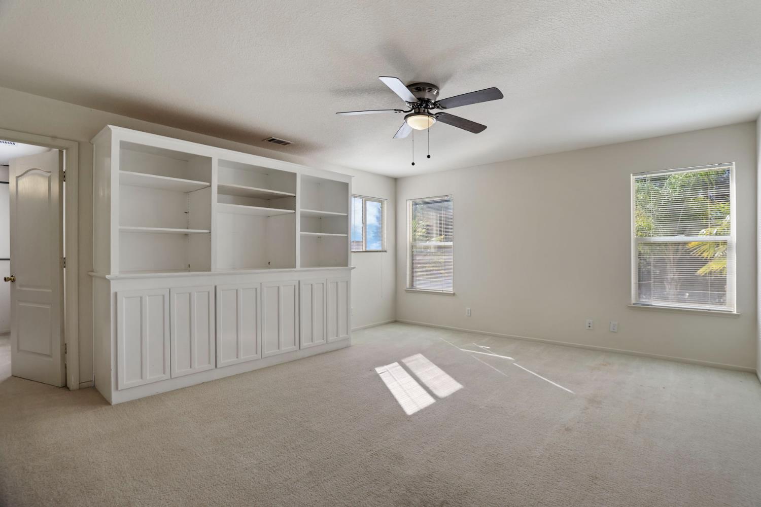 1922 Northgate Dr, Manteca, CA 95336