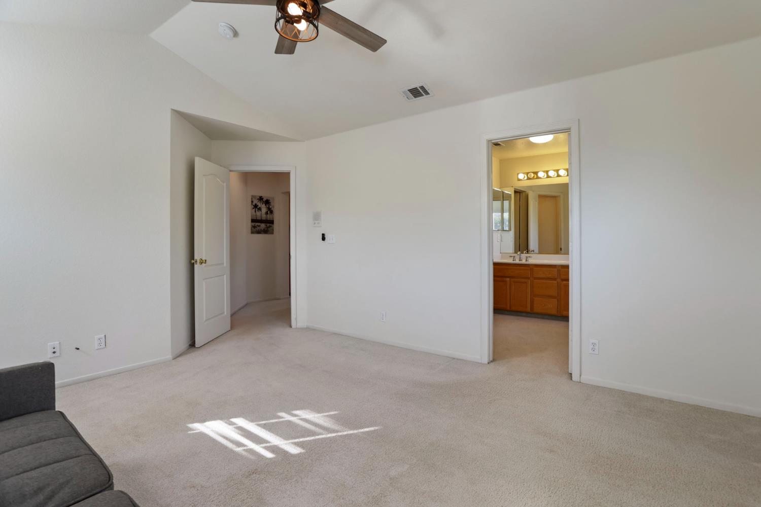 1922 Northgate Dr, Manteca, CA 95336