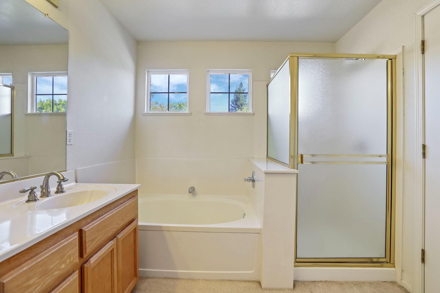 1922 Northgate Dr, Manteca, CA 95336