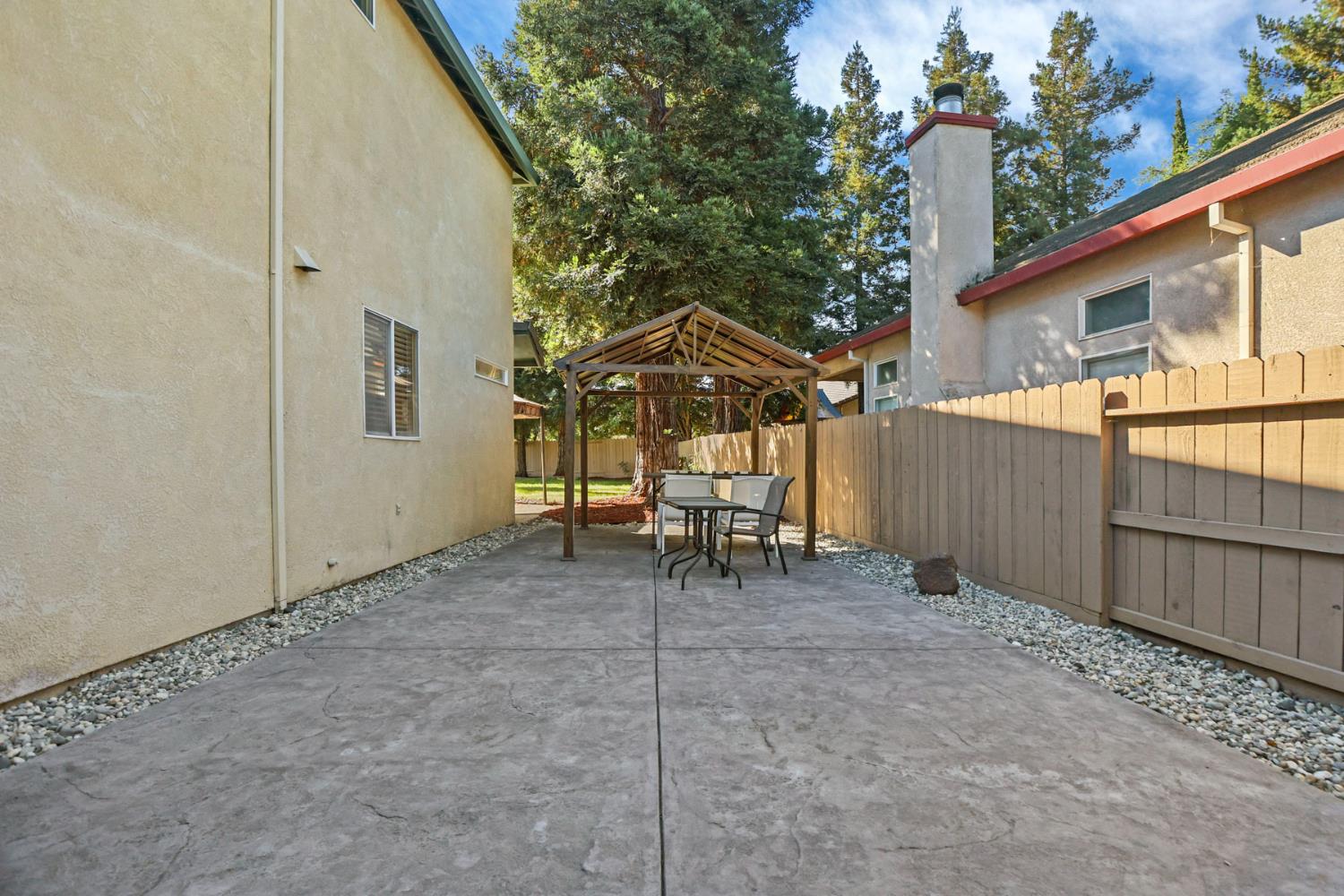 1922 Northgate Dr, Manteca, CA 95336