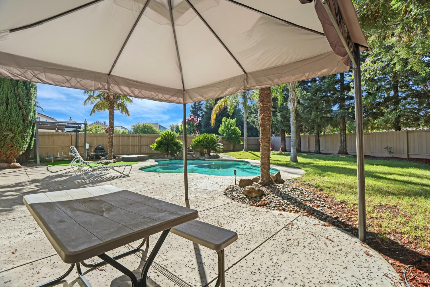 1922 Northgate Dr, Manteca, CA 95336