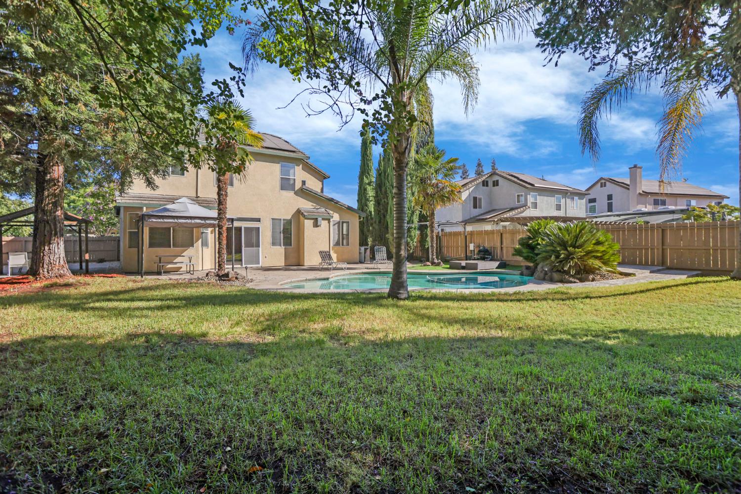 1922 Northgate Dr, Manteca, CA 95336