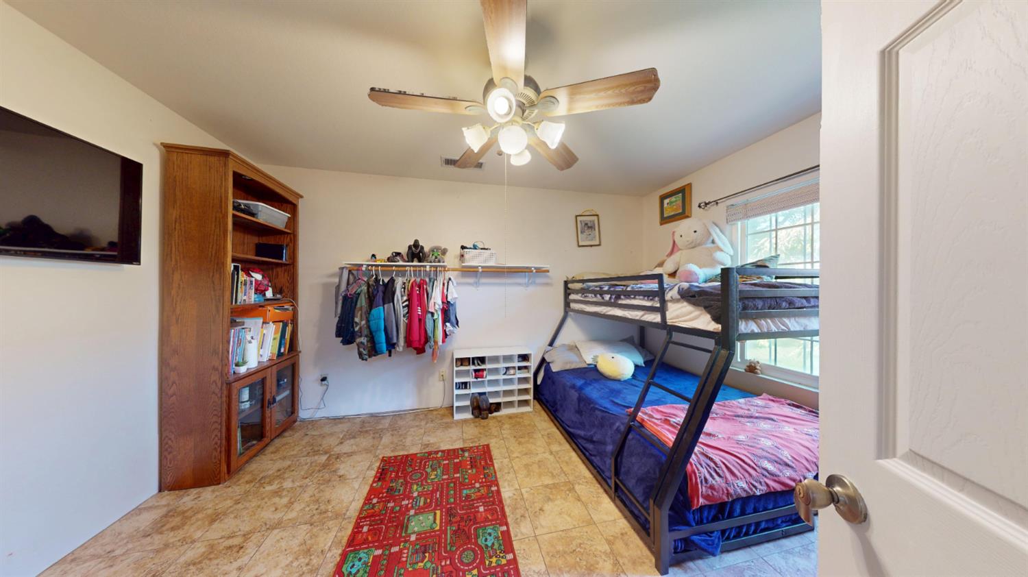 457 Buena Vista Dr, Merced, CA 95348