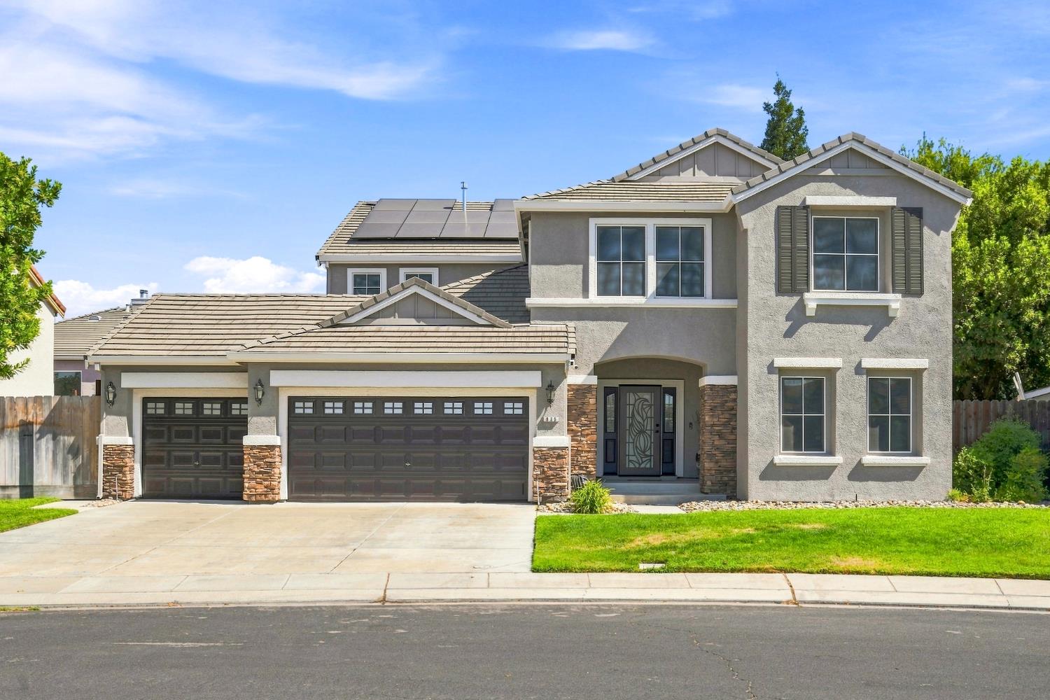 935 Shortland Cir, Manteca, CA 95337