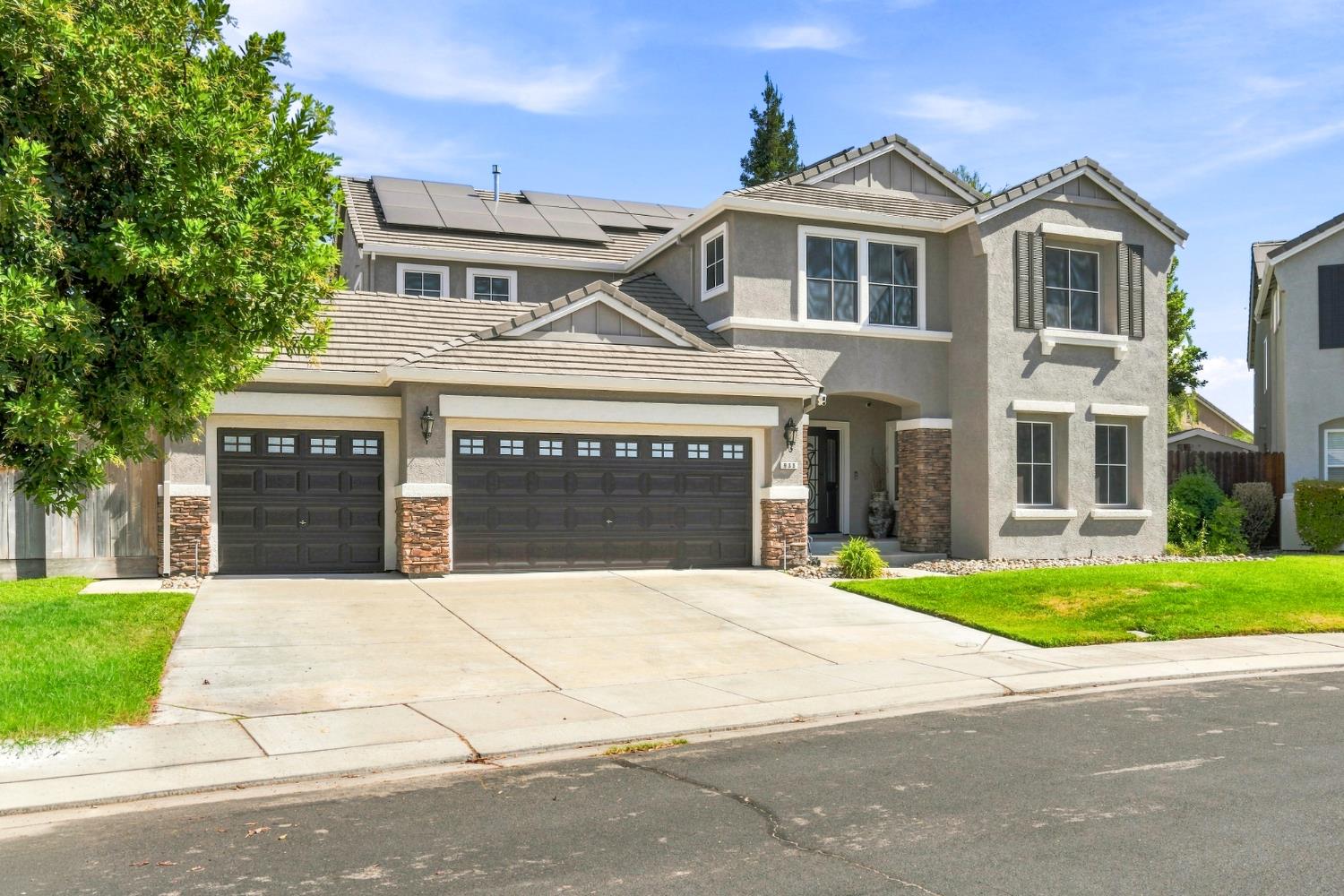 935 Shortland Cir, Manteca, CA 95337