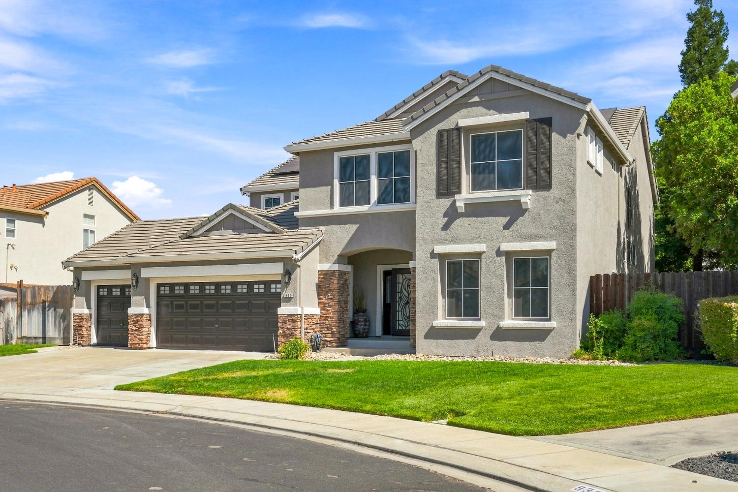 935 Shortland Cir, Manteca, CA 95337