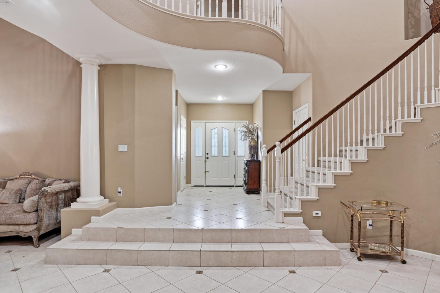 935 Shortland Cir, Manteca, CA 95337