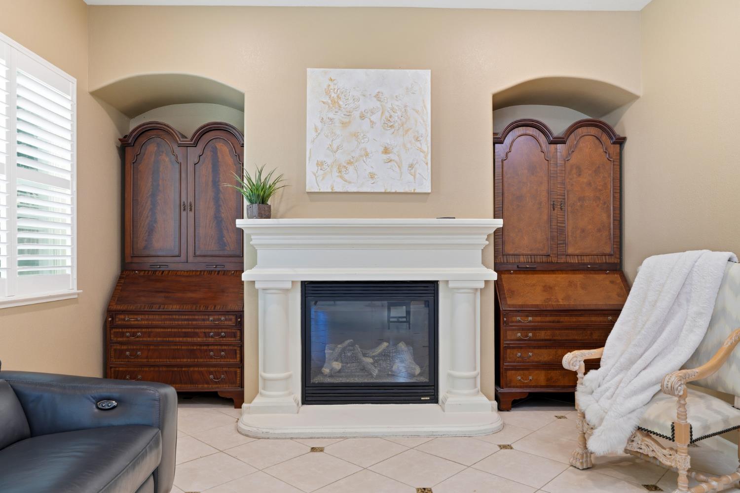 935 Shortland Cir, Manteca, CA 95337