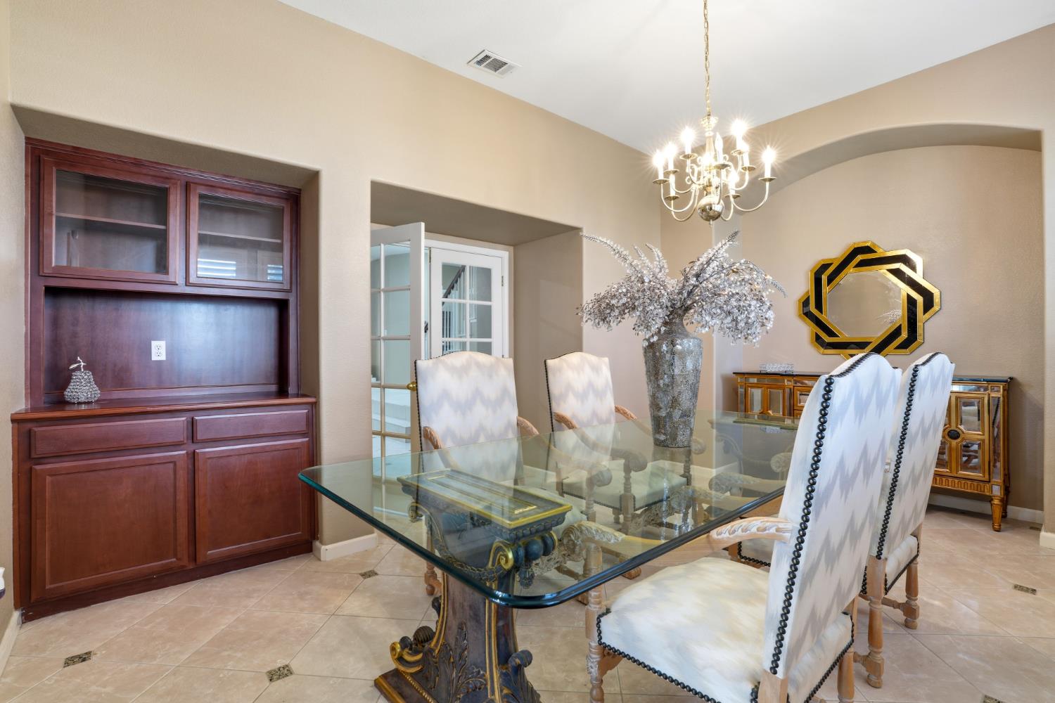 935 Shortland Cir, Manteca, CA 95337